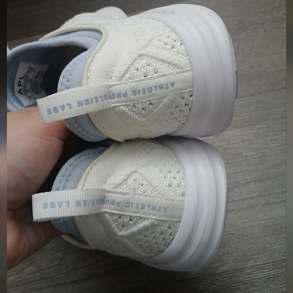 APL Techloom Phantom women’s sneakers. Size 8.5. EUC - Picture 6 of 10